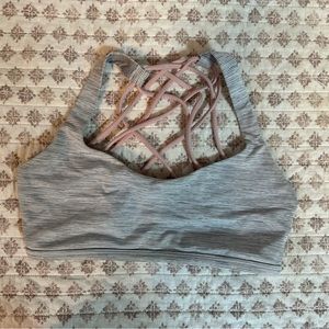 Lululemon free to be sports bra